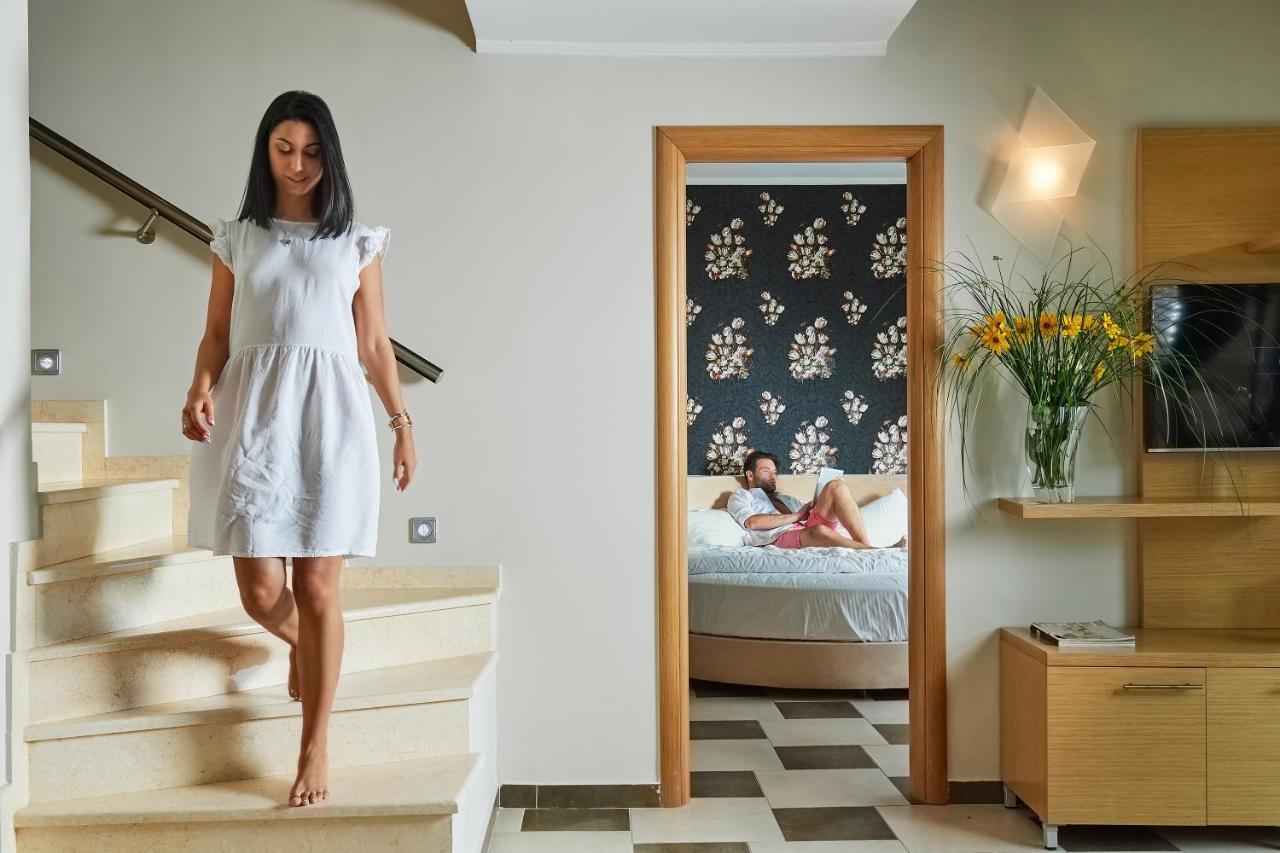 Alexandra Golden Boutique Hotel-Adults Only クリッシ・アモウディア エクステリア 写真